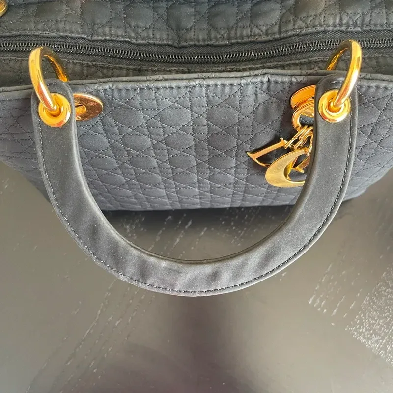 DIOR sac LADY en toile nylon noir et doré - détail du produit 9