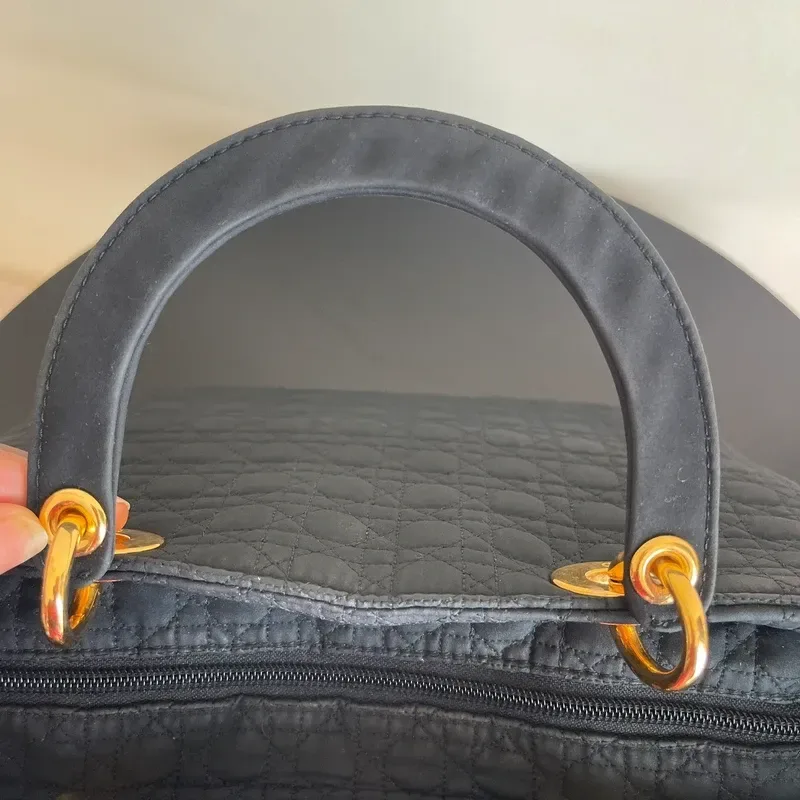 DIOR sac LADY en toile nylon noir et doré - détail du produit 10