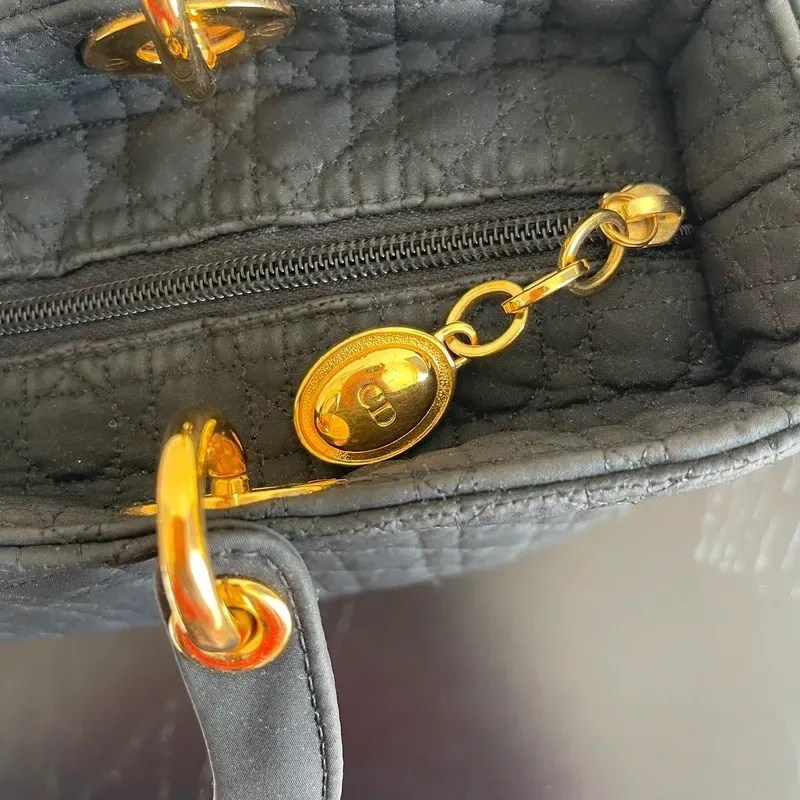 DIOR sac LADY en toile nylon noir et doré - détail du produit 11