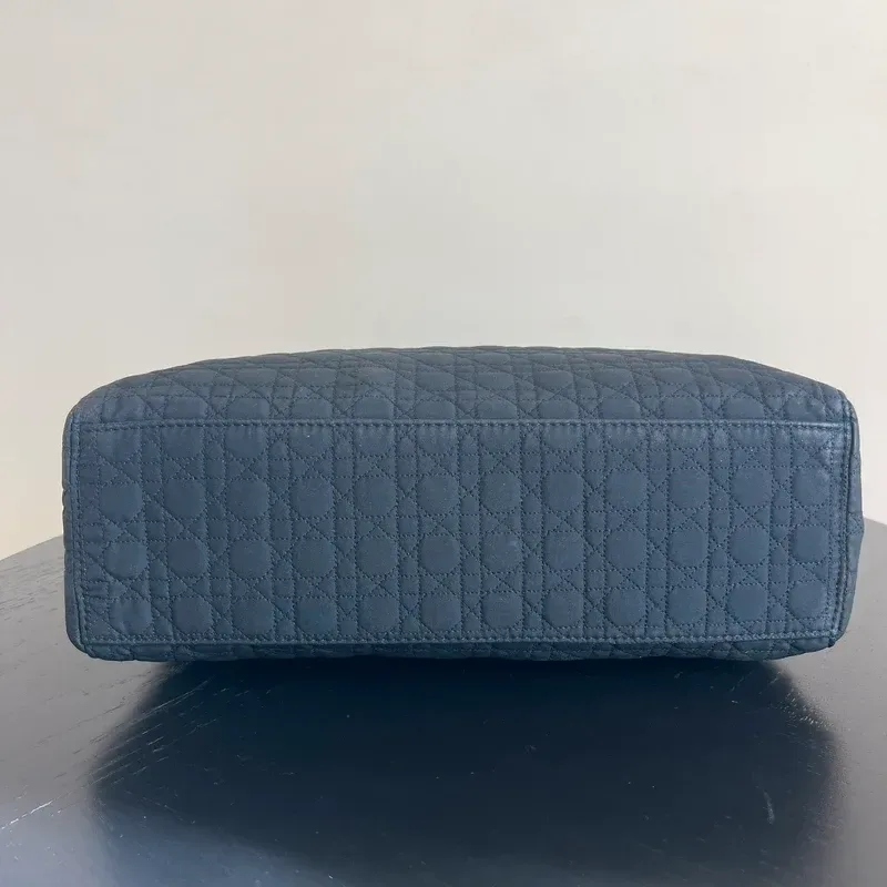 DIOR sac LADY en toile nylon noir et doré - détail du produit 12