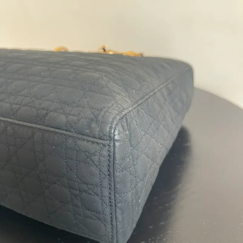 DIOR sac LADY en toile nylon noir et doré - détail du produit 14