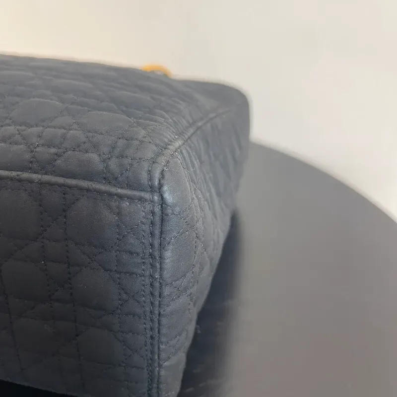 DIOR sac LADY en toile nylon noir et doré - détail du produit 15