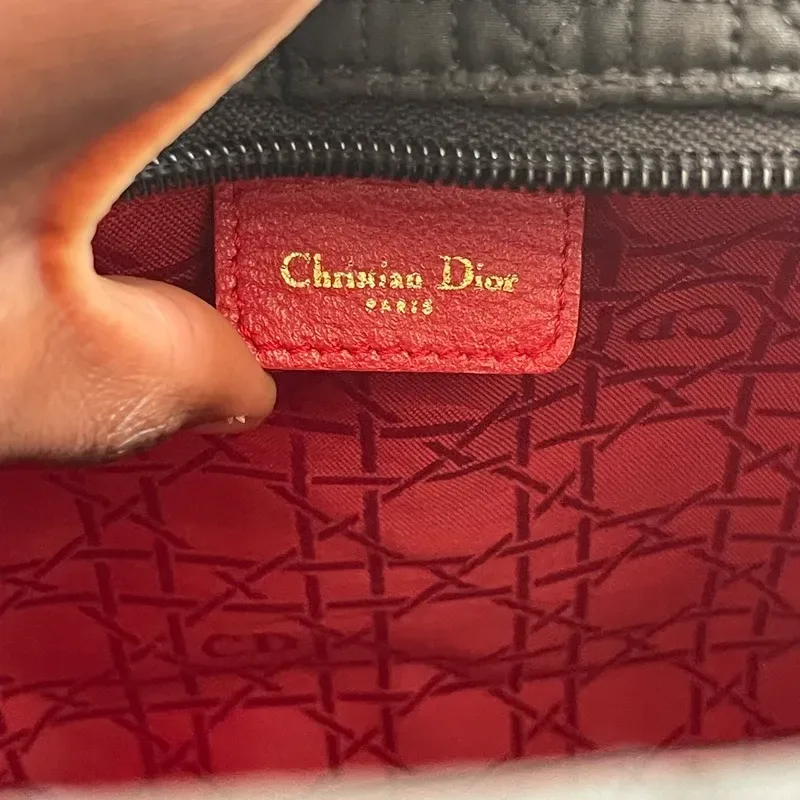 DIOR sac LADY en toile nylon noir et doré - détail du produit 17