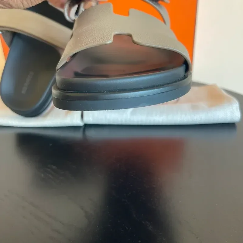 HERMES sandales Chypre en cuir étoupe 39 - détail du produit 9