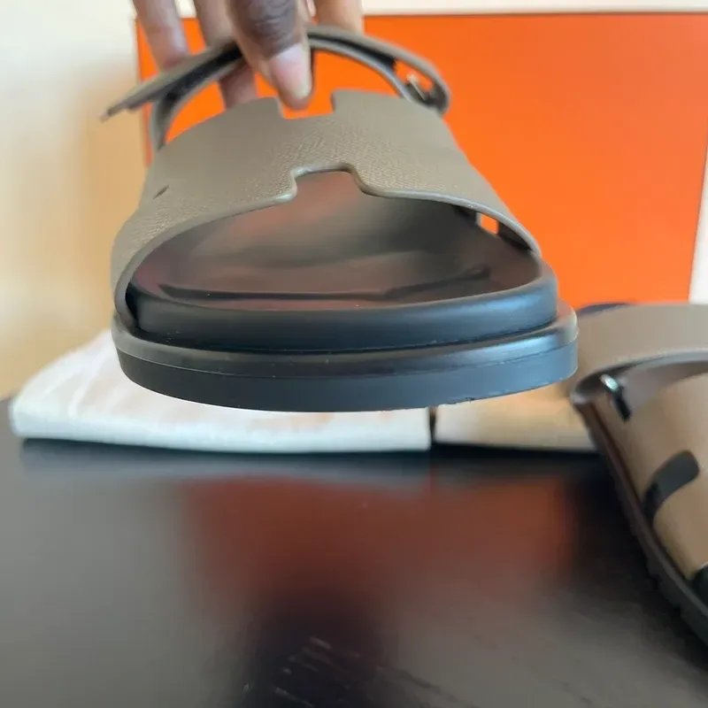 HERMES sandales Chypre en cuir étoupe 39 - détail du produit 10