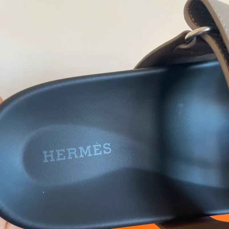 HERMES sandales Chypre en cuir étoupe 39 - détail du produit 16
