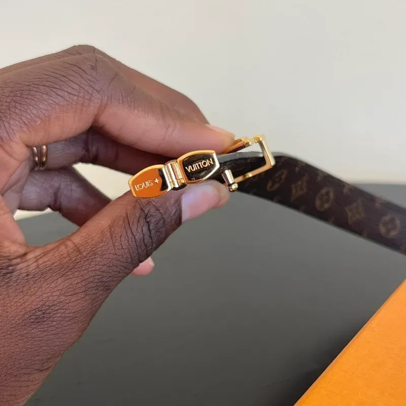 LOUIS VUITTON ceinture pretty 20 cm réversible monogram noir - détail du produit 7