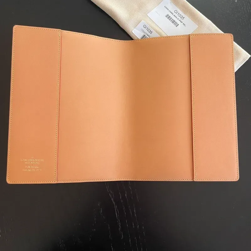 LOUIS VUITTON couverture de carnet Auguste damier pop - vue complémentaire