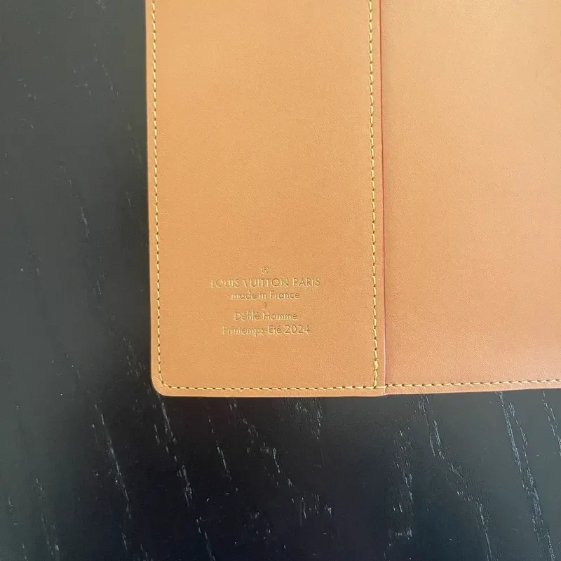 LOUIS VUITTON couverture de carnet Auguste damier pop - détail du produit 3