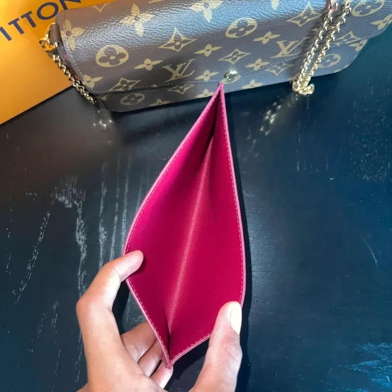 LOUIS VUITTON Félicie en toile monogram - détail du produit 5