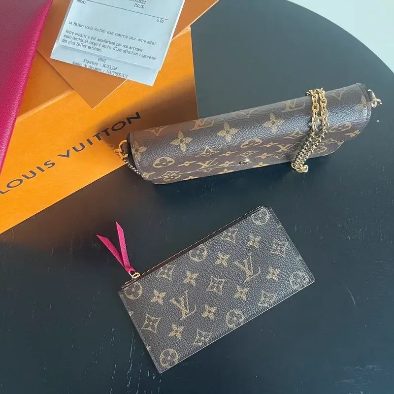 LOUIS VUITTON Félicie en toile monogram - détail du produit 6