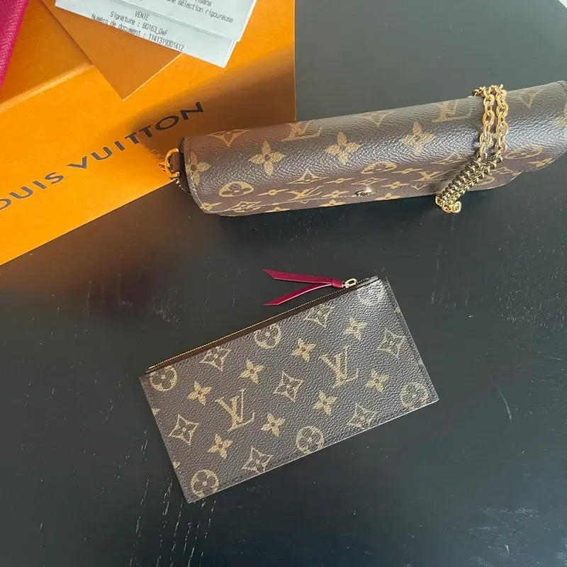 LOUIS VUITTON Félicie en toile monogram - détail du produit 7