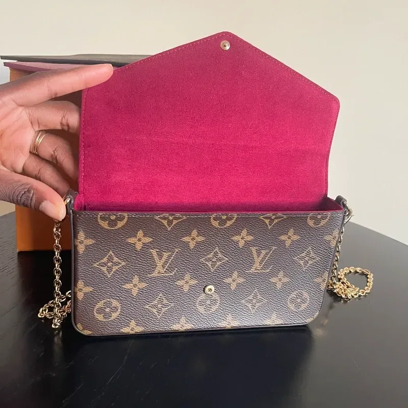 LOUIS VUITTON Félicie en toile monogram - détail du produit 9