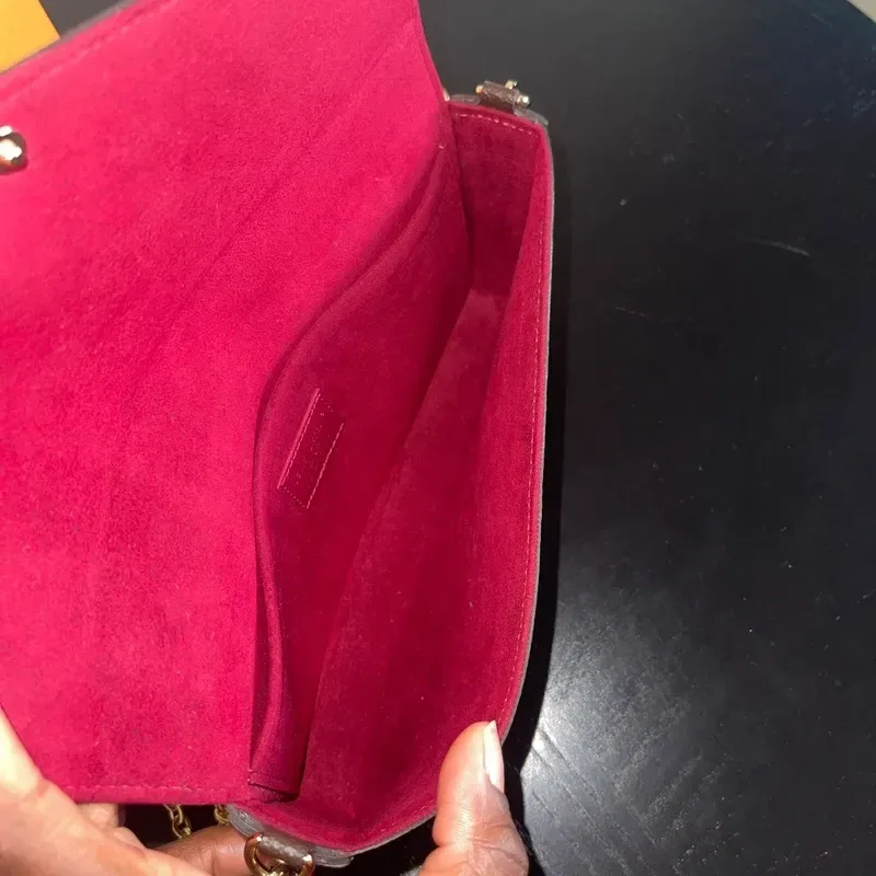 LOUIS VUITTON Félicie en toile monogram - détail du produit 10
