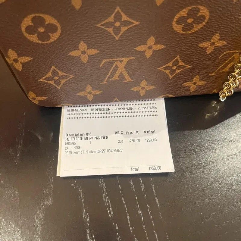 LOUIS VUITTON Félicie en toile monogram - détail du produit 16