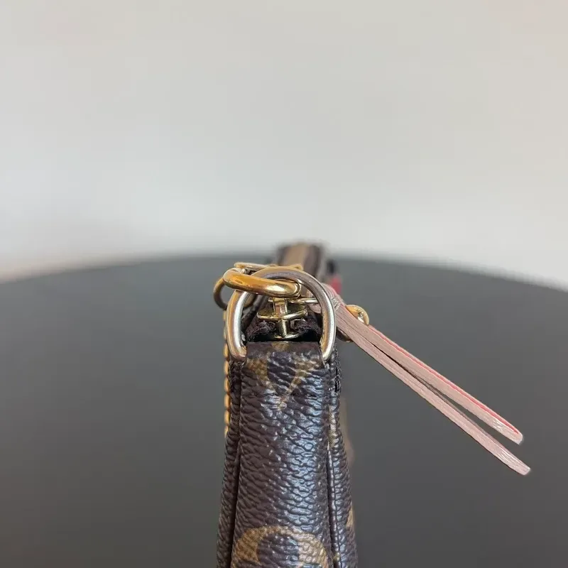 LOUIS VUITTON mini pochette accessoires limited edition inventeur SF2163 - détail du produit 4
