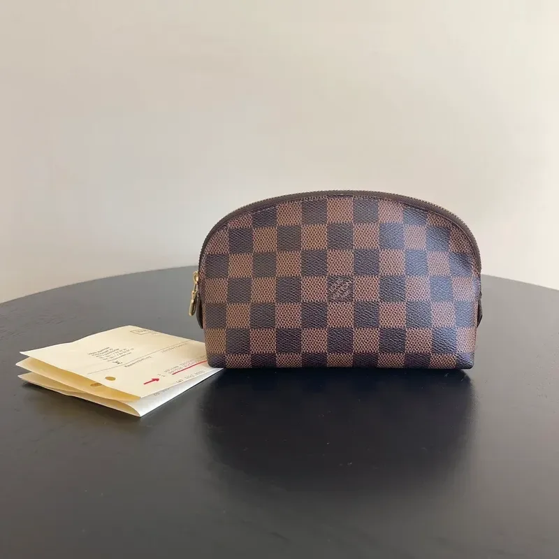 LOUIS VUITTON pochette cosmétique PM damier ébène CA4130 - vue principale