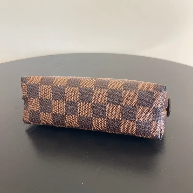 LOUIS VUITTON pochette cosmétique PM damier ébène CA4130 - détail du produit 8