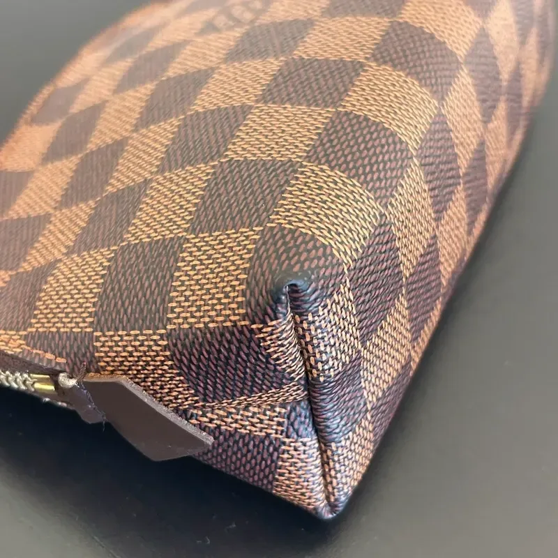 LOUIS VUITTON pochette cosmétique PM damier ébène CA4130 - détail du produit 10