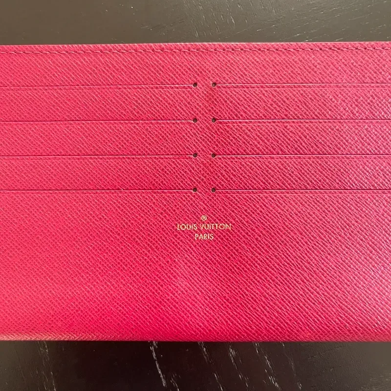 LOUIS VUITTON porte-cartes Felicie en cuir pivoine - détail du produit 2