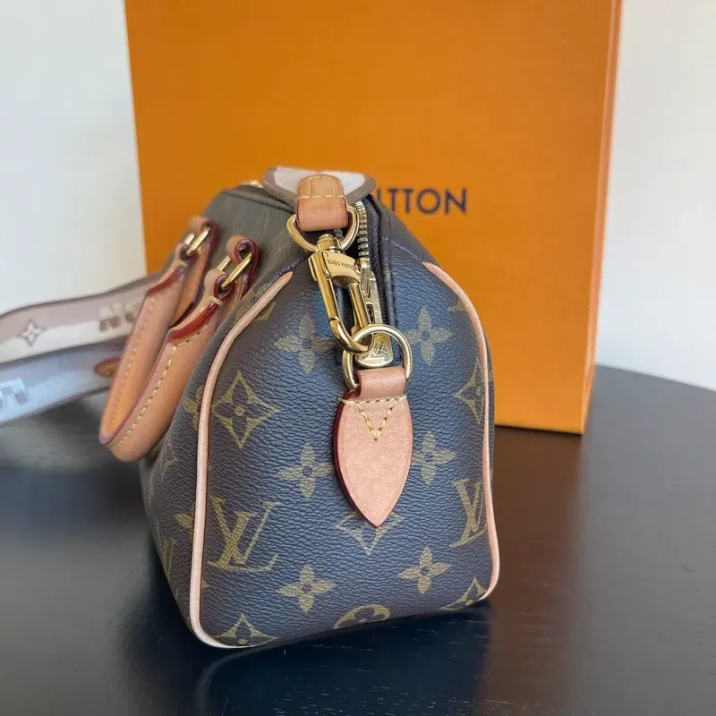 LOUIS VUITTON speedy 20 bandoulière monogram - détail du produit 8