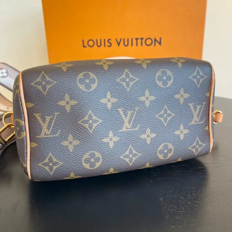 LOUIS VUITTON speedy 20 bandoulière monogram - détail du produit 18