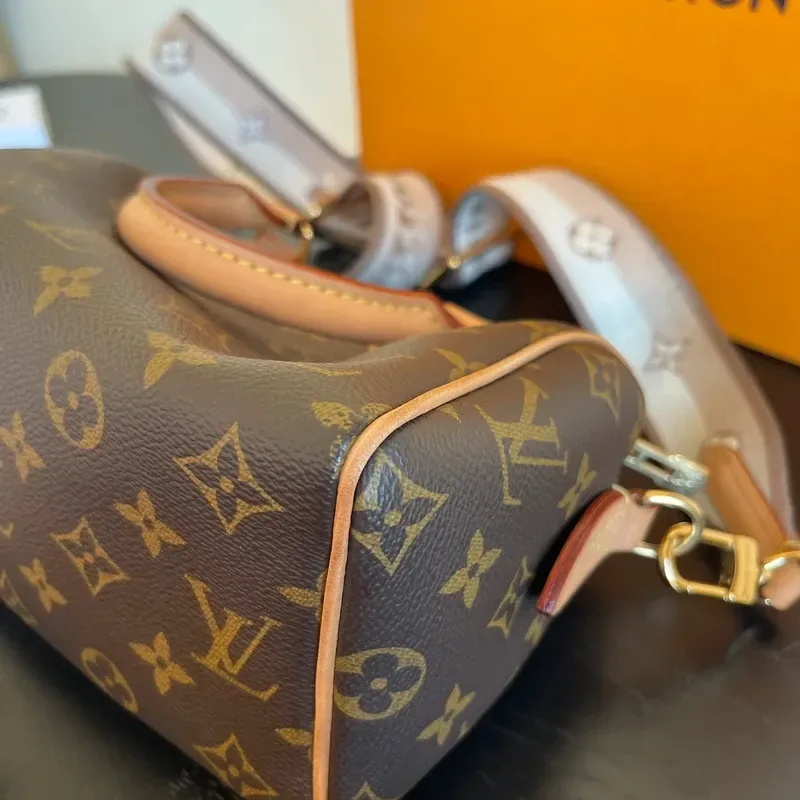 LOUIS VUITTON speedy 20 bandoulière monogram - détail du produit 20