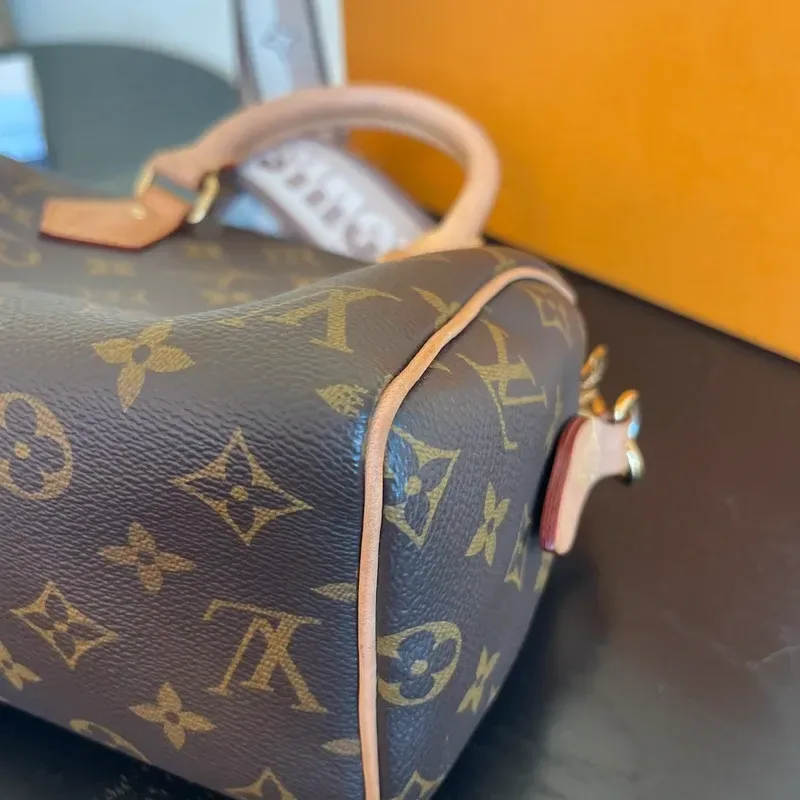 LOUIS VUITTON speedy 20 bandoulière monogram - détail du produit 21
