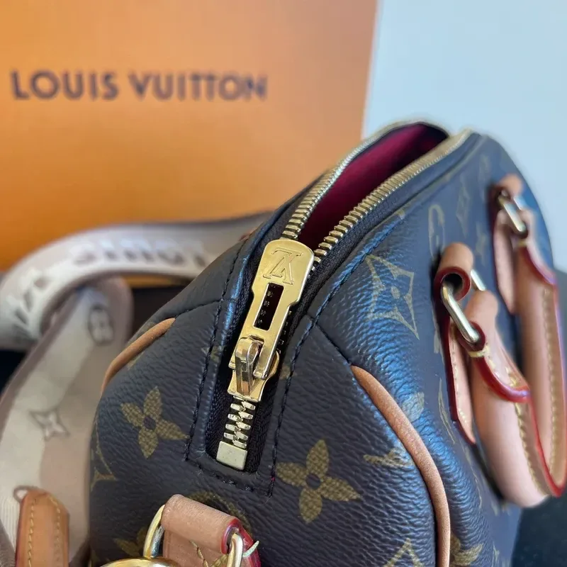 LOUIS VUITTON speedy 20 bandoulière monogram - détail du produit 23