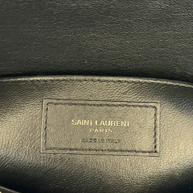 YVES SAINT LAURENT collège médium en cuir d&rsquo;agneau matelassé noir - détail du produit 5