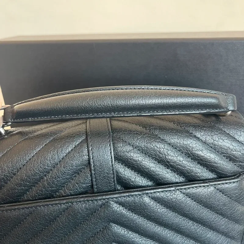 YVES SAINT LAURENT collège médium en cuir d&rsquo;agneau matelassé noir - détail du produit 10