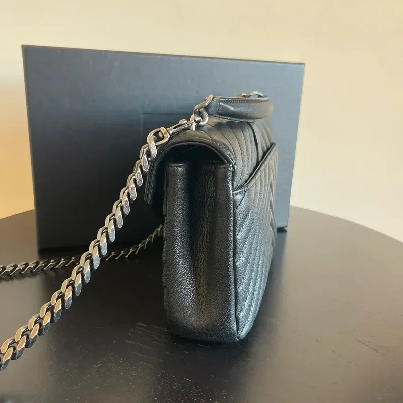YVES SAINT LAURENT collège médium en cuir d&rsquo;agneau matelassé noir - détail du produit 12