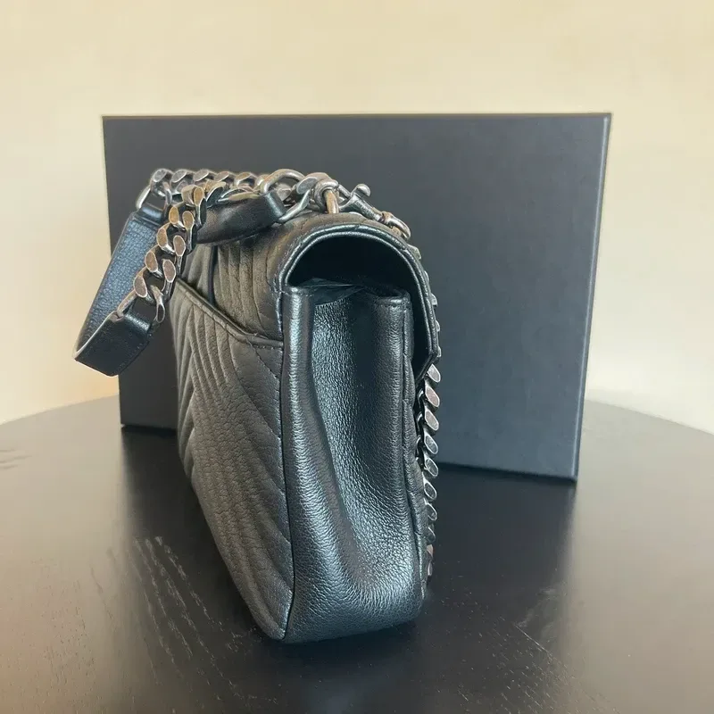 YVES SAINT LAURENT collège médium en cuir d&rsquo;agneau matelassé noir - détail du produit 14
