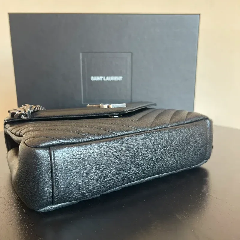 YVES SAINT LAURENT collège médium en cuir d&rsquo;agneau matelassé noir - détail du produit 15