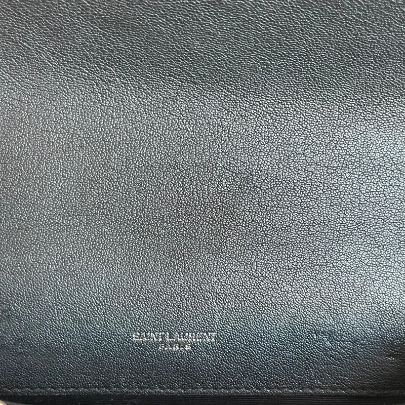 YVES SAINT LAURENT collège médium en cuir d&rsquo;agneau matelassé noir - détail du produit 25